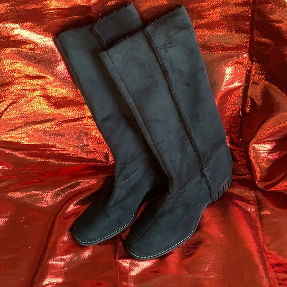 Anne Klein suede boots - Picture 2 of 6